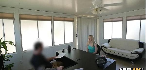 VIP4K. Die Go-Go-Tänzerin aus der örtlichen Strip-Bar ist bereit für Sex zum Ausleihen